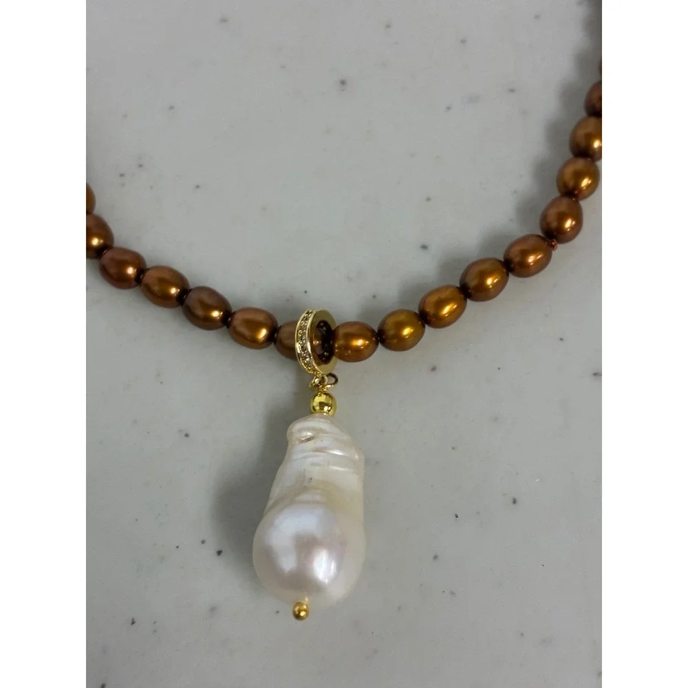 Iris & Lily Brown Freshwater Pearl Necklace with White Baroque Pearl Pendant NEW - Picture 2 of 6